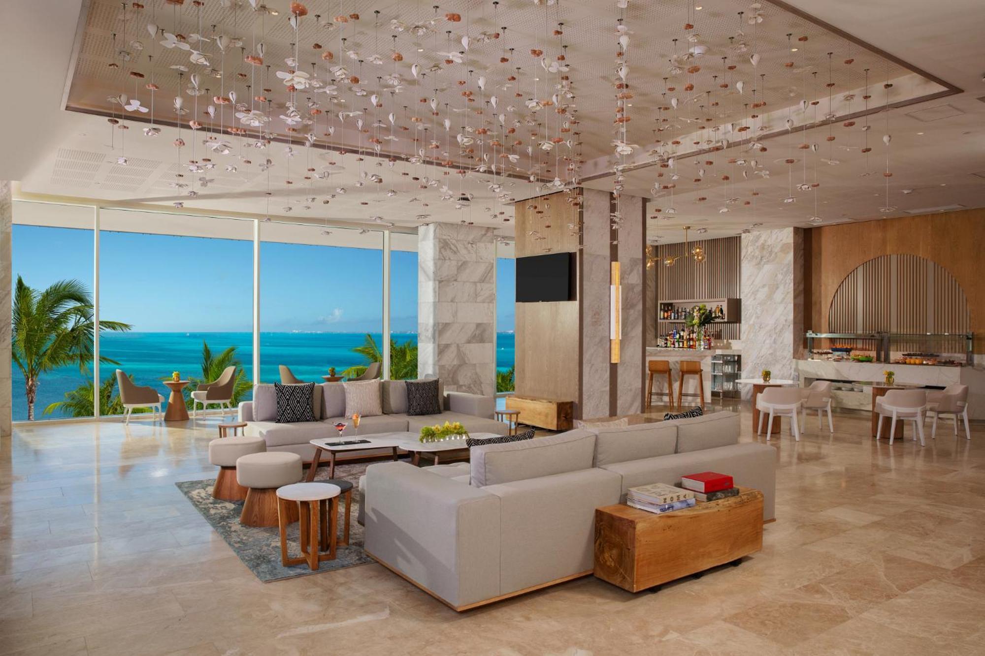 Xhale club Junior Suite upper Ocean Front King